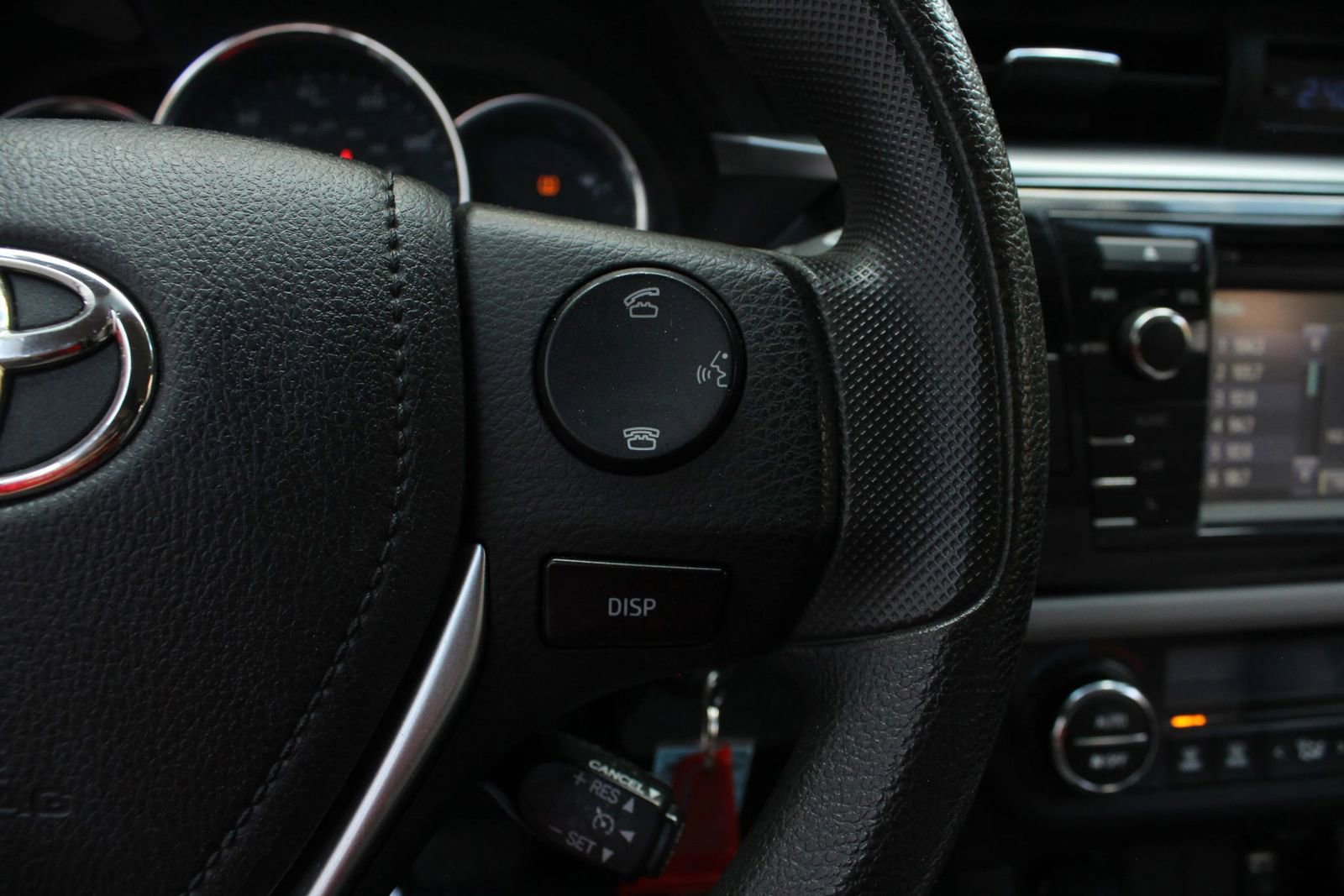 Used 2014 Toyota Corolla LE FWD image 29