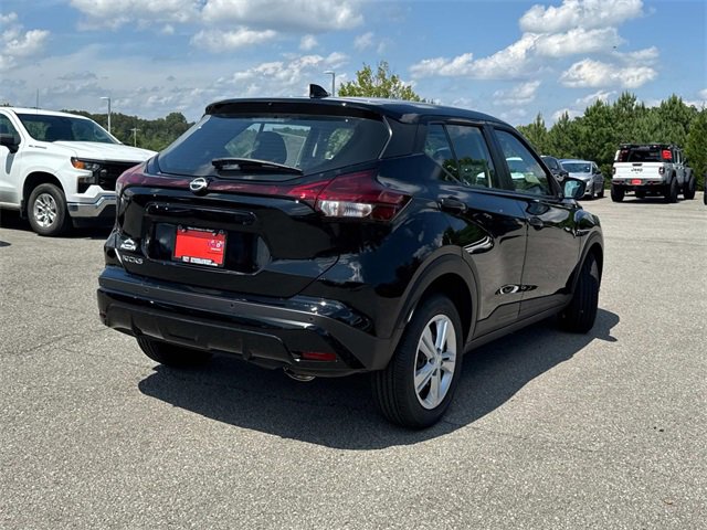 New 2025 Nissan Kicks Play S image 4