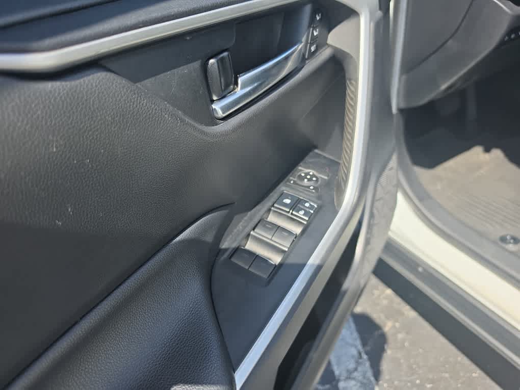 Used 2022 Toyota RAV4 XLE Premium FWD image 21