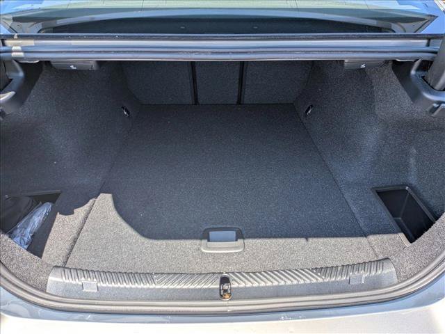 Used 2024 BMW i5 eDrive40i w/ Premium Package RWD image 6