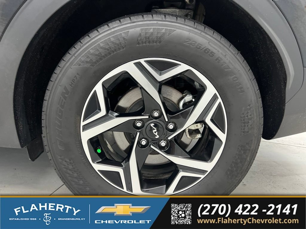 Used 2025 Kia Sportage LX FWD image 19