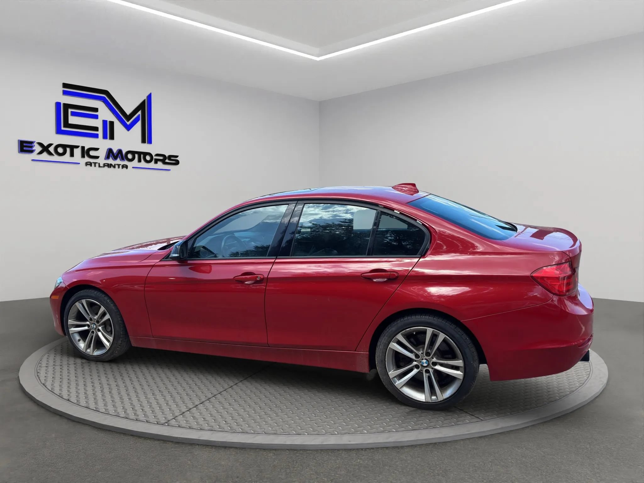 Used 2013 BMW 335i xDrive Sedan AWD/4WD image 3