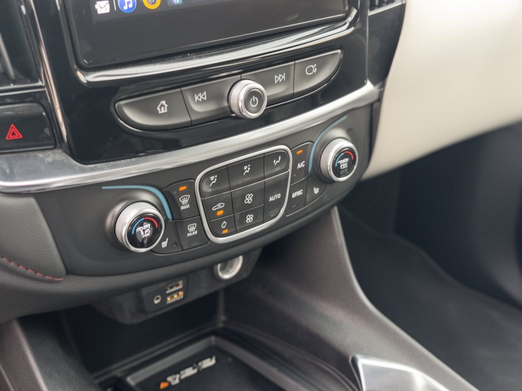 Used 2023 Chevrolet Traverse RS FWD image 22