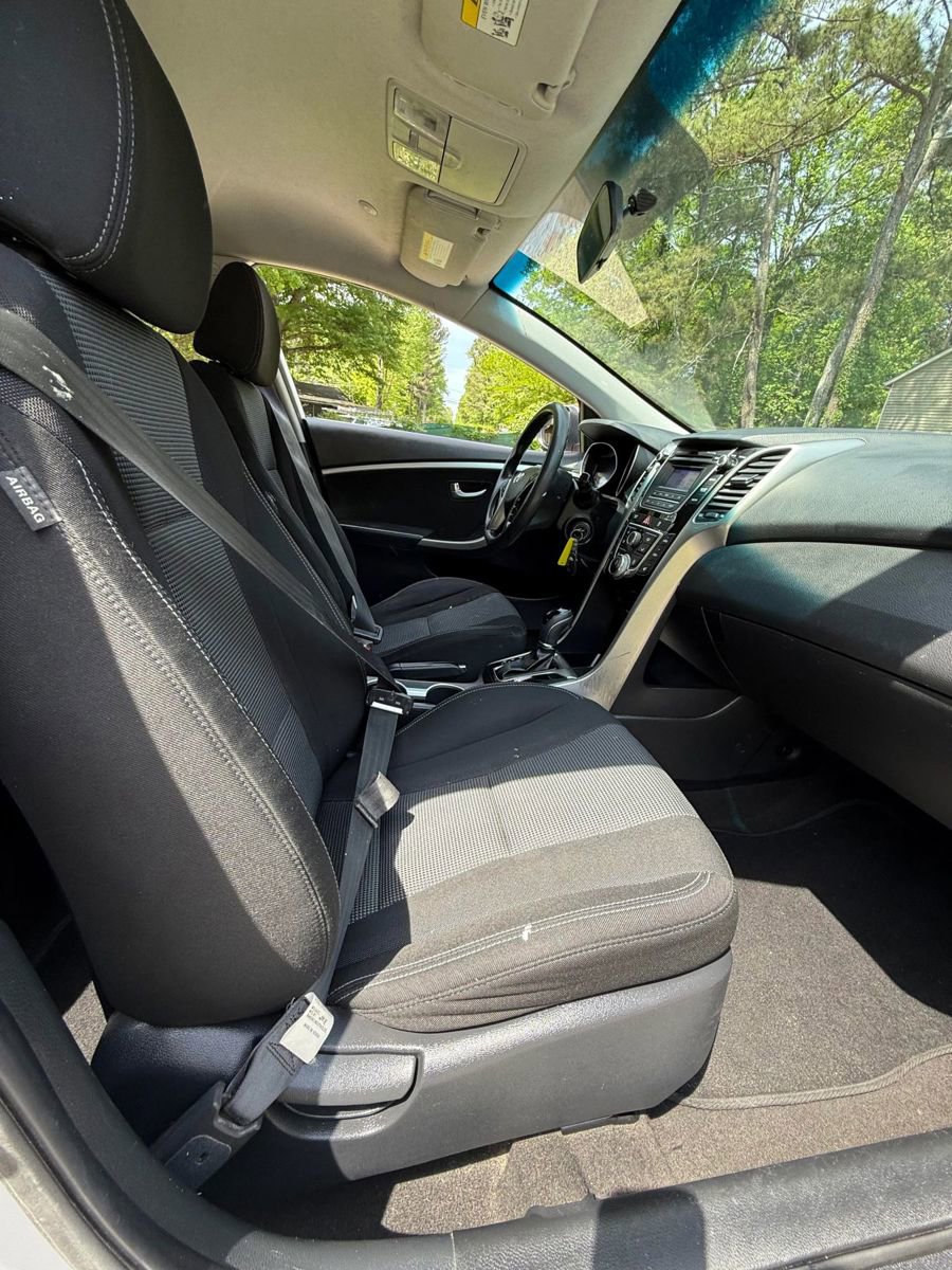 Used 2015 Hyundai Elantra GT FWD image 11