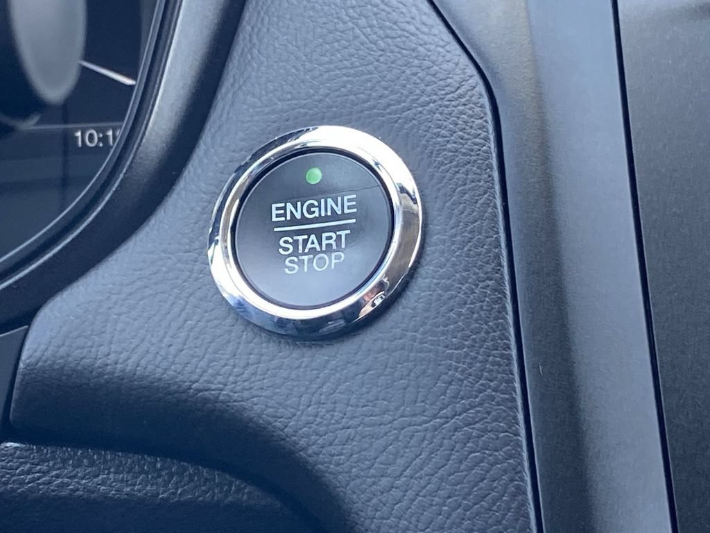 Used 2018 Ford Fusion SE w/ Equipment Group 201A FWD image 13