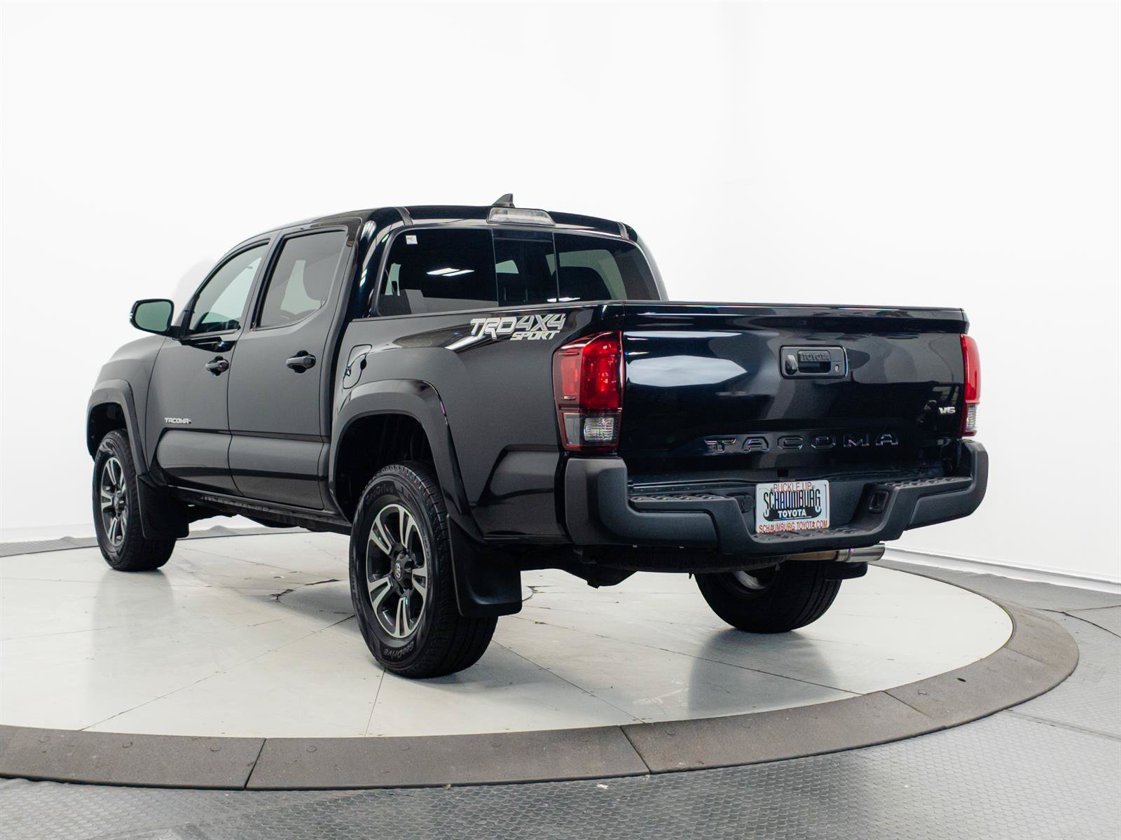 Used 2019 Toyota Tacoma TRD Sport AWD/4WD image 8
