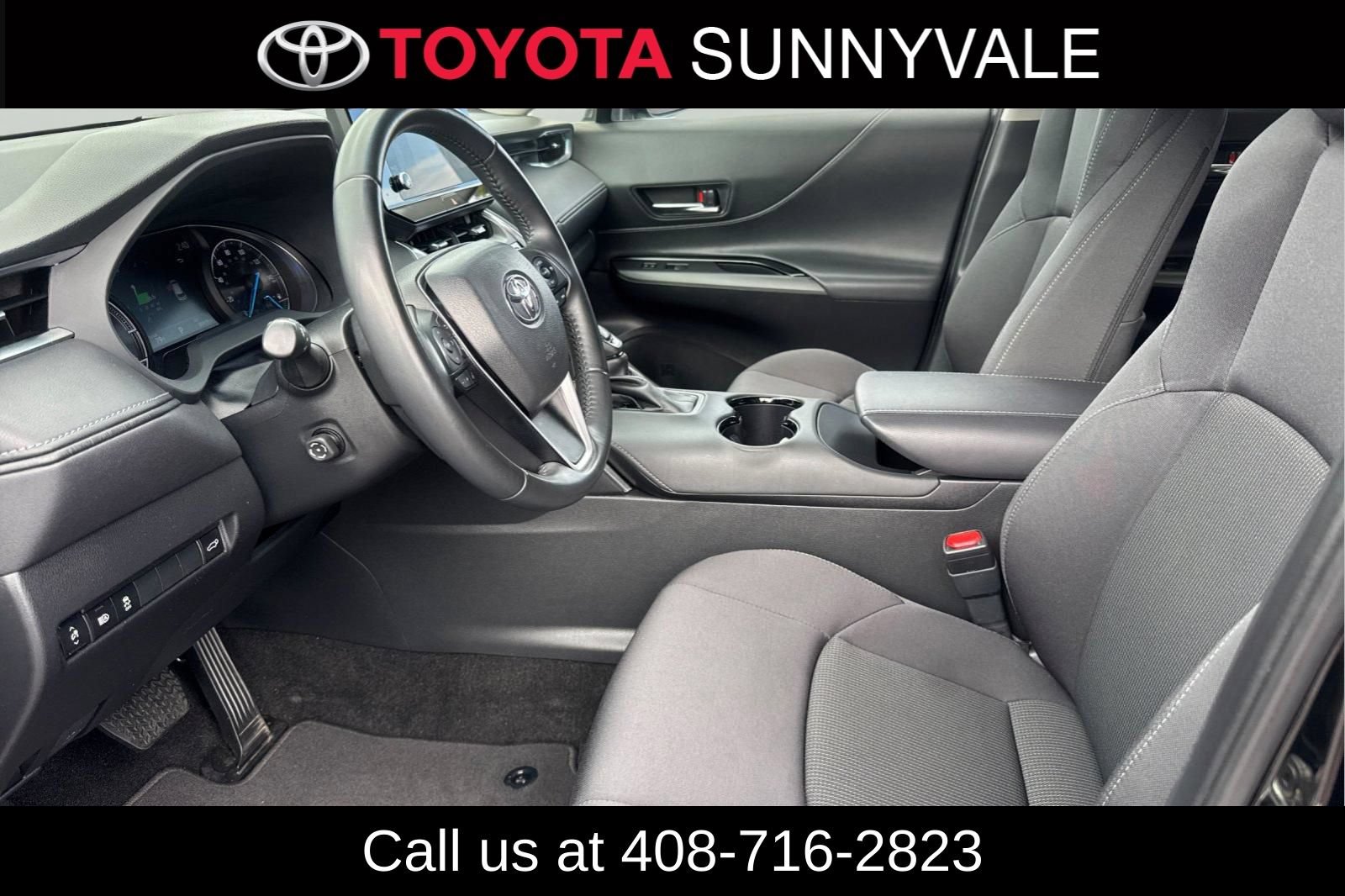 Used 2023 Toyota Venza LE AWD/4WD image 14