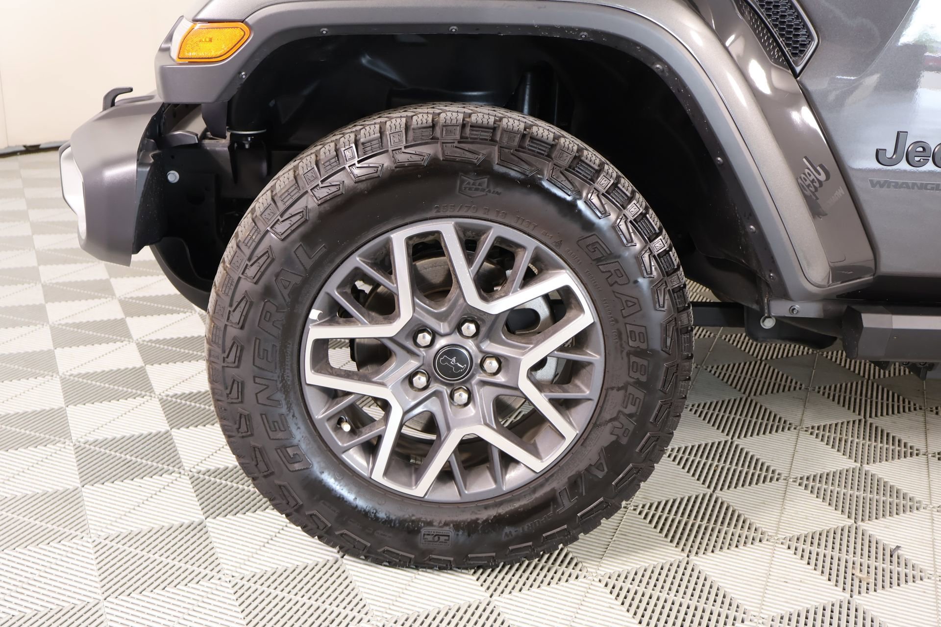 Used 2025 Jeep Wrangler Unlimited Sahara AWD/4WD image 18