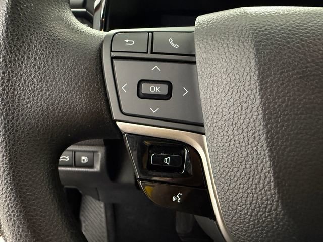Used 2025 Toyota Camry LE FWD image 10