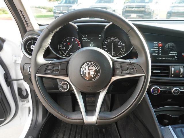 Used 2019 Alfa Romeo Giulia Ti RWD image 28