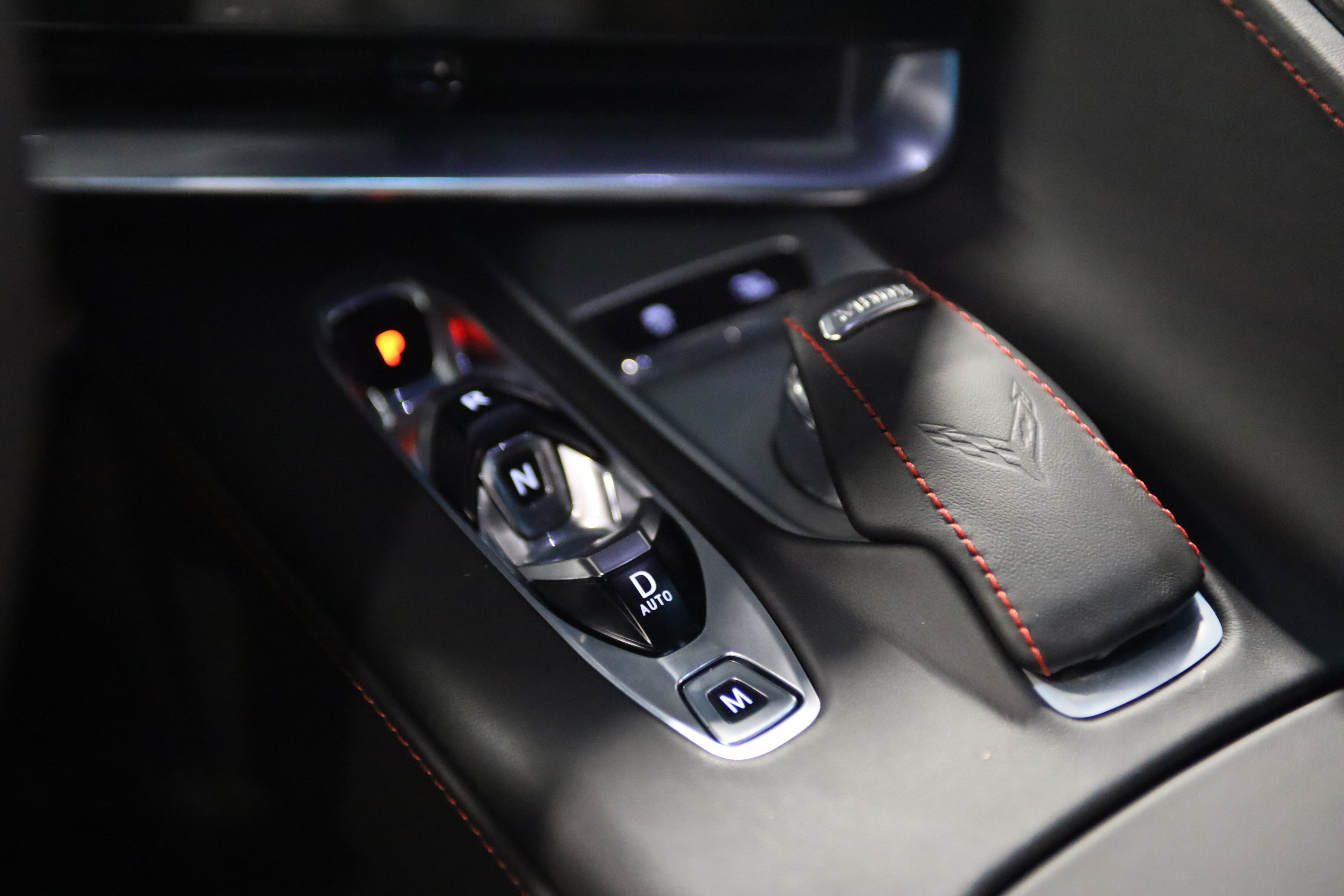 Used 2024 Chevrolet Corvette Stingray Premium Cpe w/ Z51 Performance Package RWD image 32