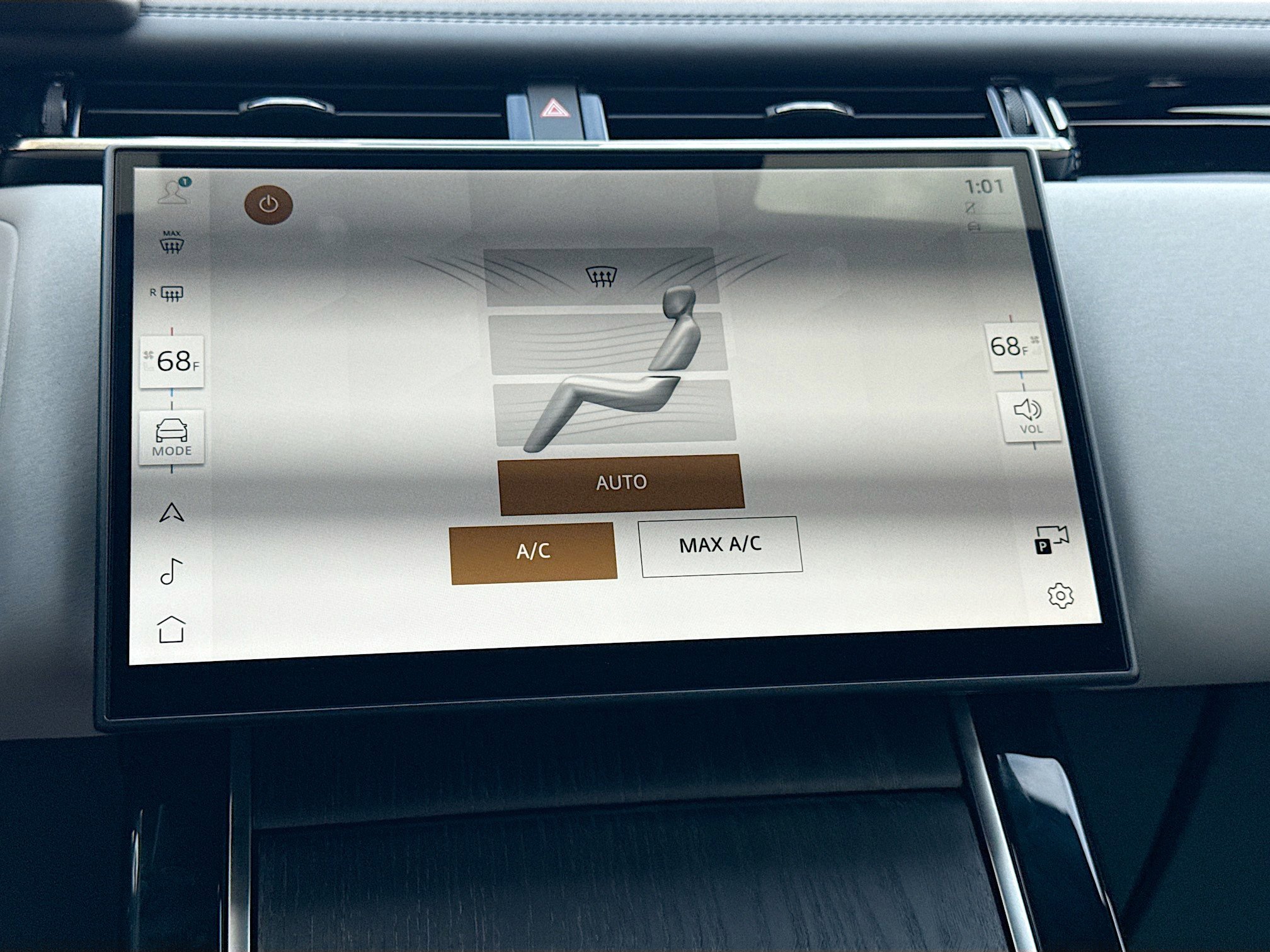 New 2026 Land Rover Range Rover Velar Dynamic SE AWD/4WD image 33