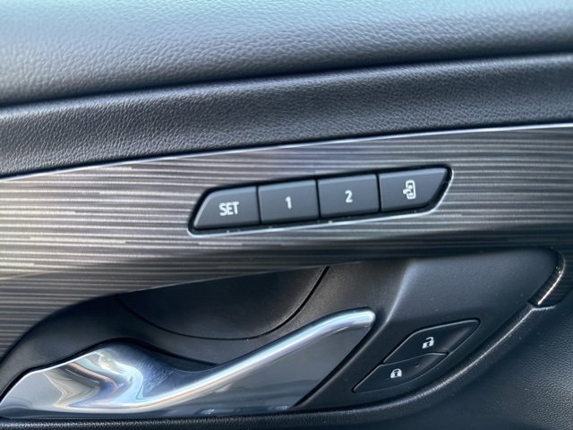 Used 2024 GMC Terrain SLT image 10