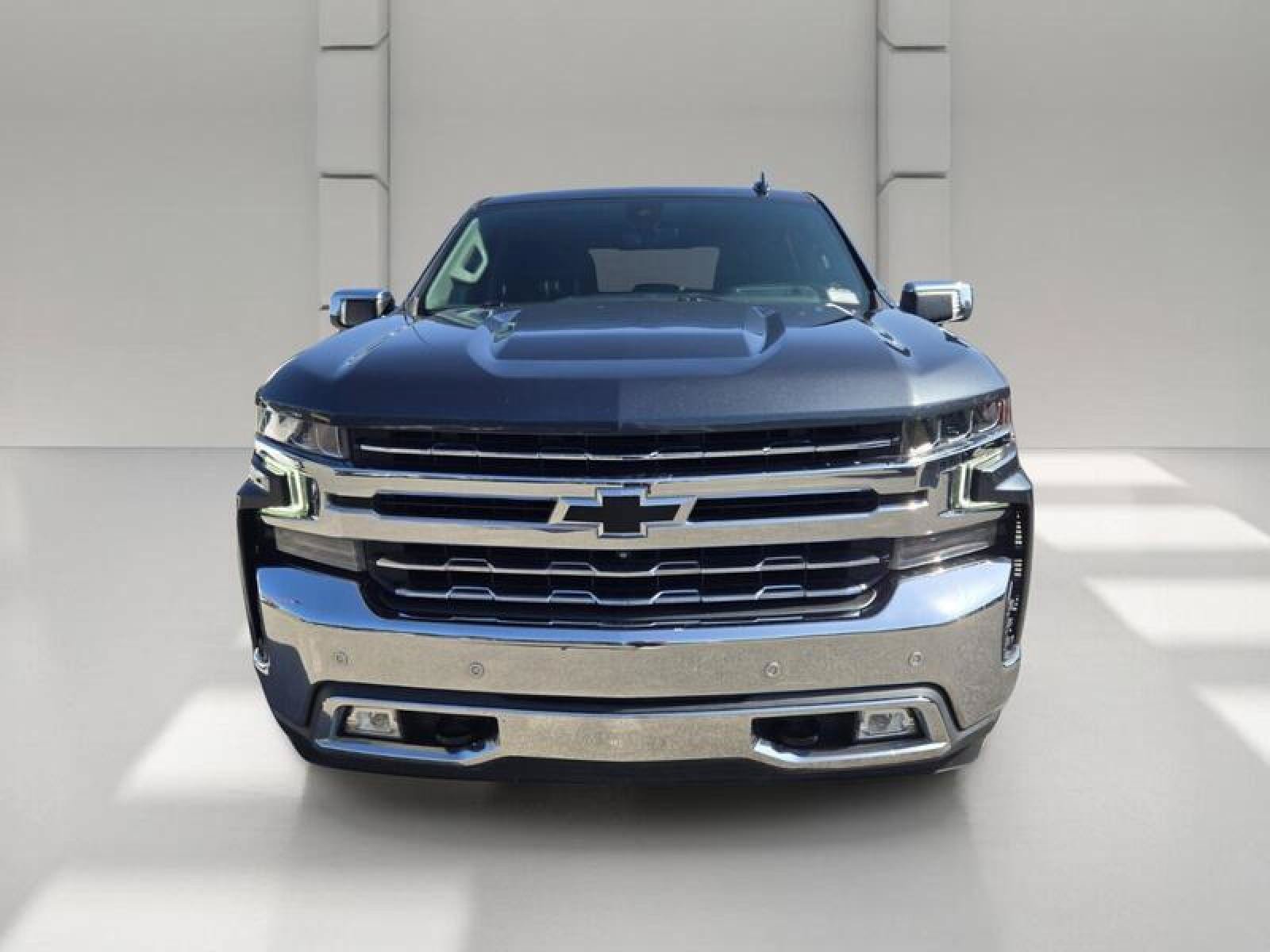 Used 2021 Chevrolet Silverado 1500 LTZ w/ LTZ Premium Package AWD/4WD image 2
