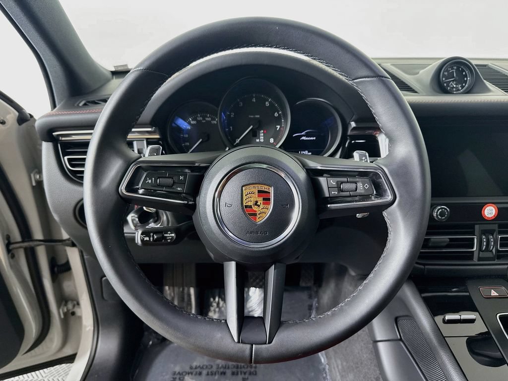 Certified 2026 Porsche Macan AWD/4WD image 12