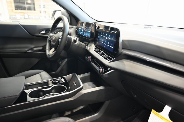 New 2026 Chevrolet Equinox LT w/ Convenience Package II image 13