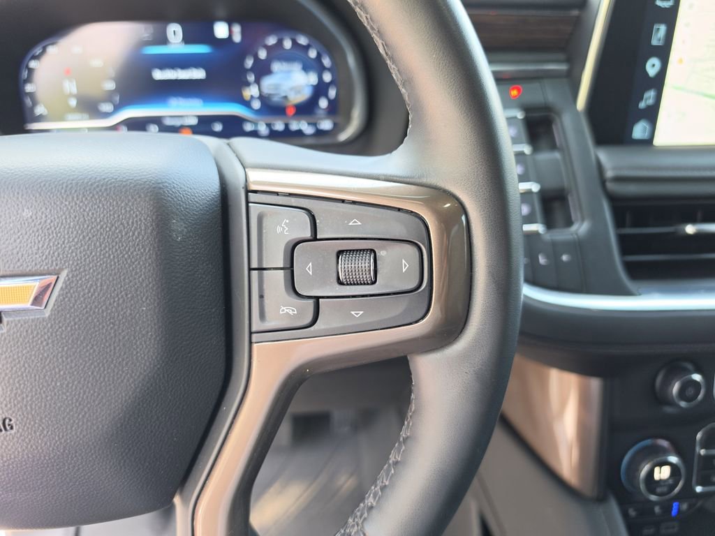 Used 2023 Chevrolet Suburban High Country w/ Premium Package 2 AWD/4WD image 33