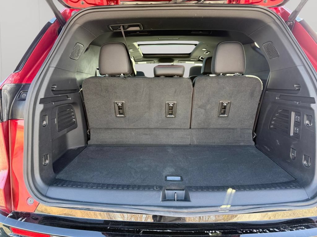 Used 2025 Chevrolet Traverse RS w/ LPO, Floor Liner Package AWD/4WD image 36