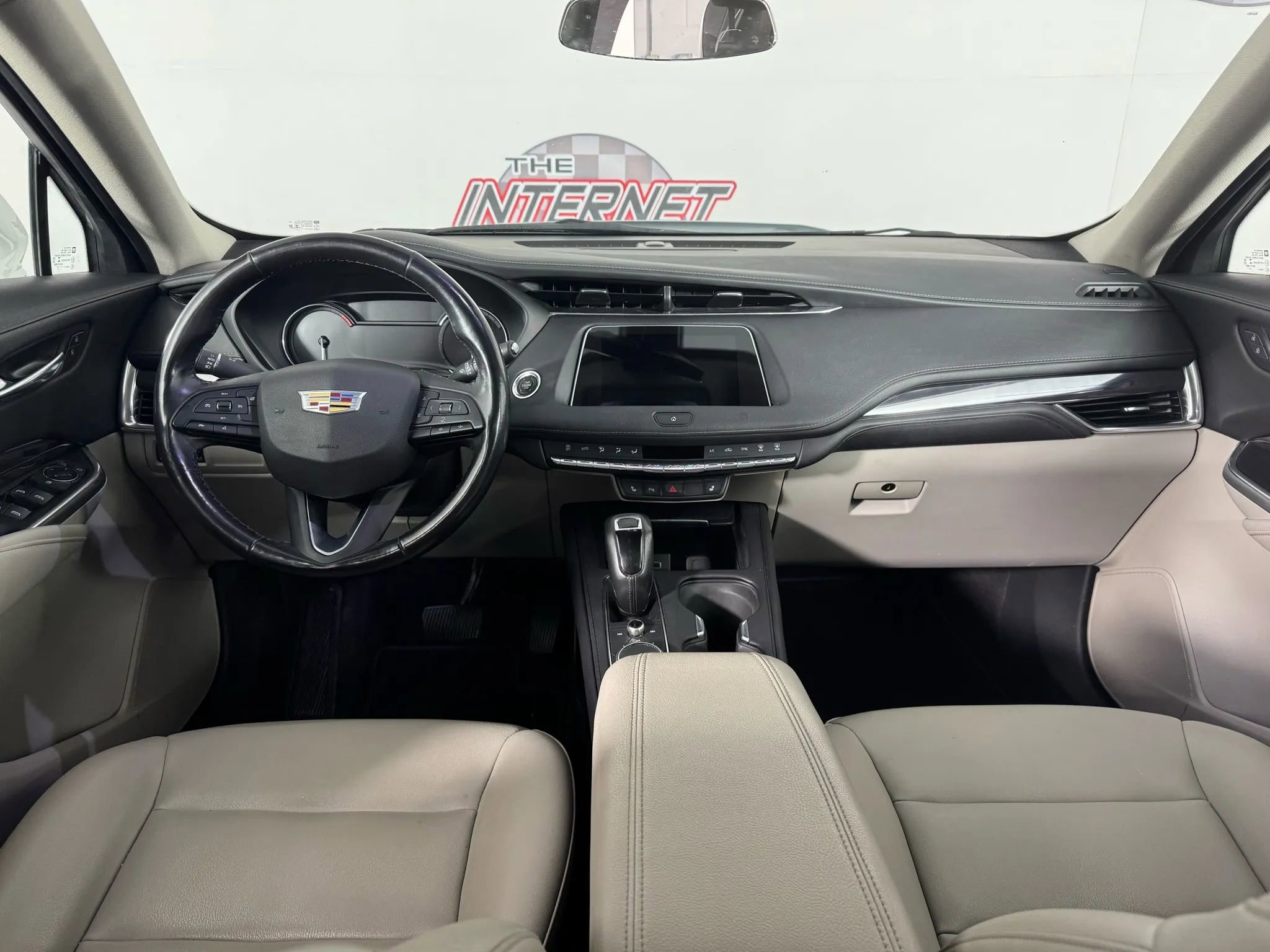 Used 2019 Cadillac XT4 Luxury w/ Cold Weather Package image 9