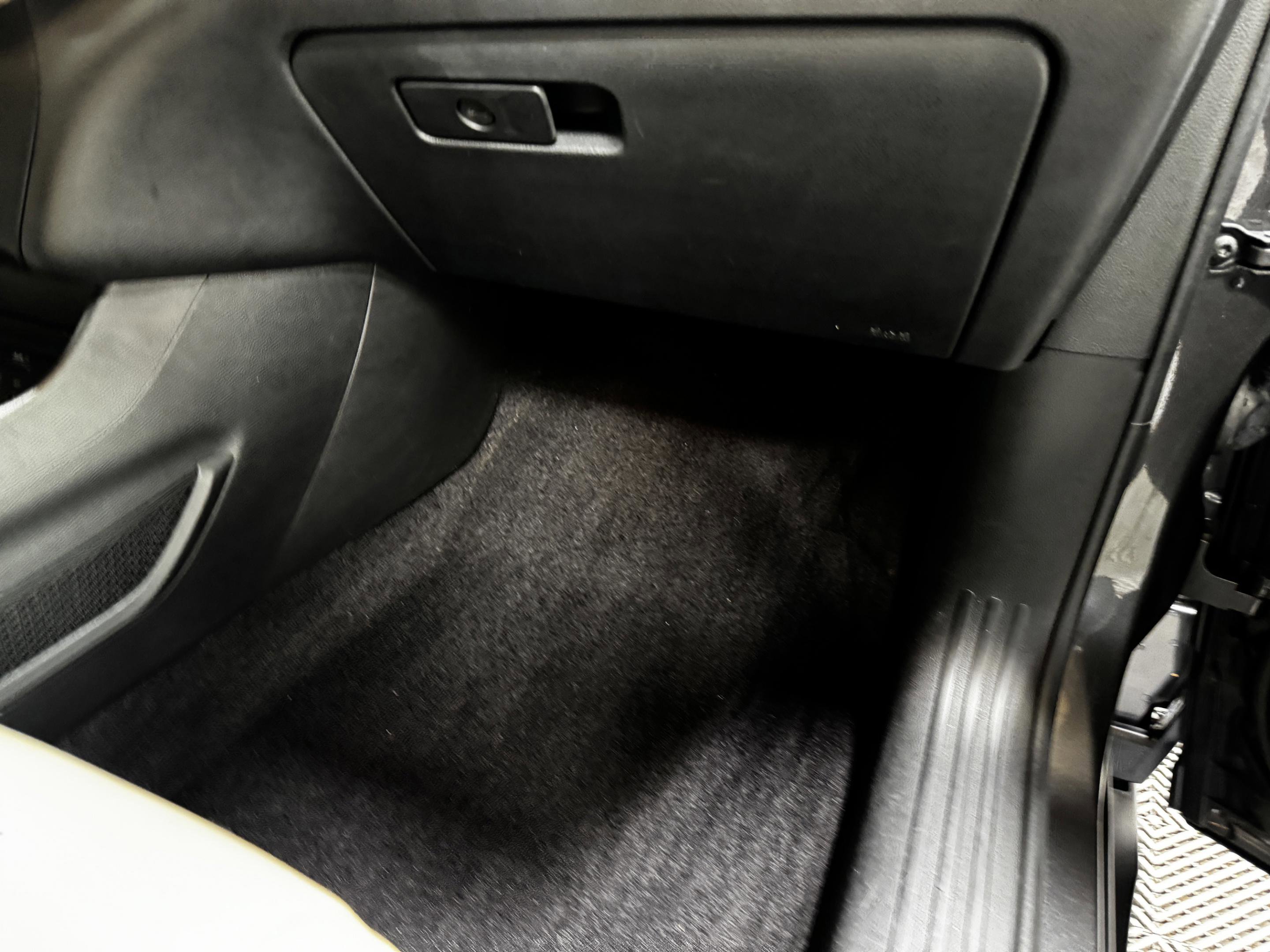 Used 2017 Jeep Cherokee Latitude w/ Safety/Convenience Group FWD image 11