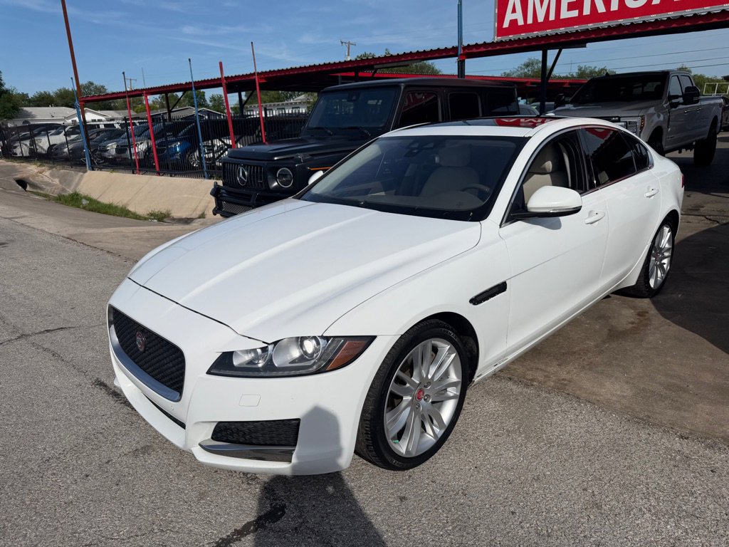 Used 2016 Jaguar XF Prestige RWD image 2