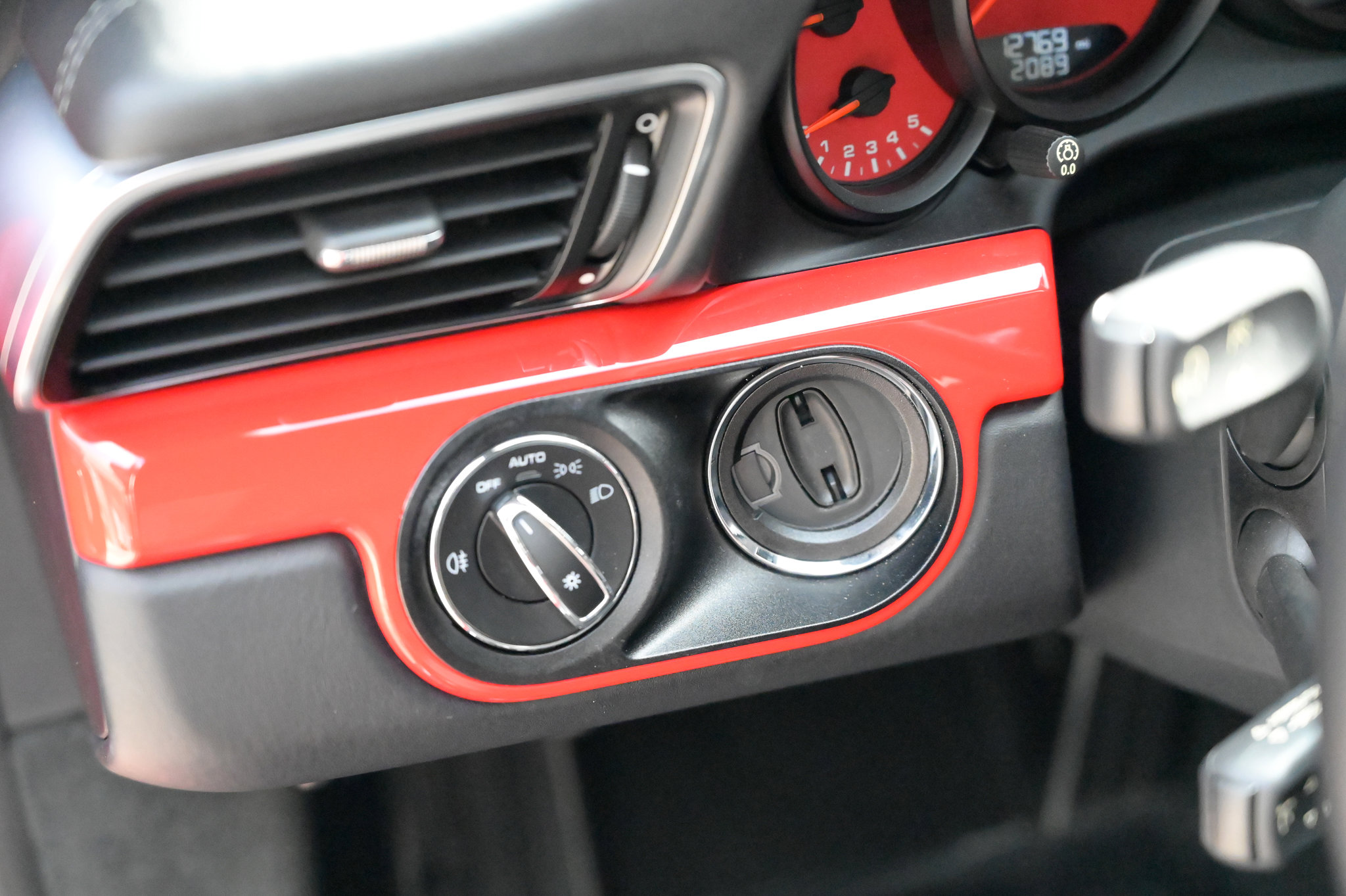 Used 2018 Porsche 911 Carrera S image 22