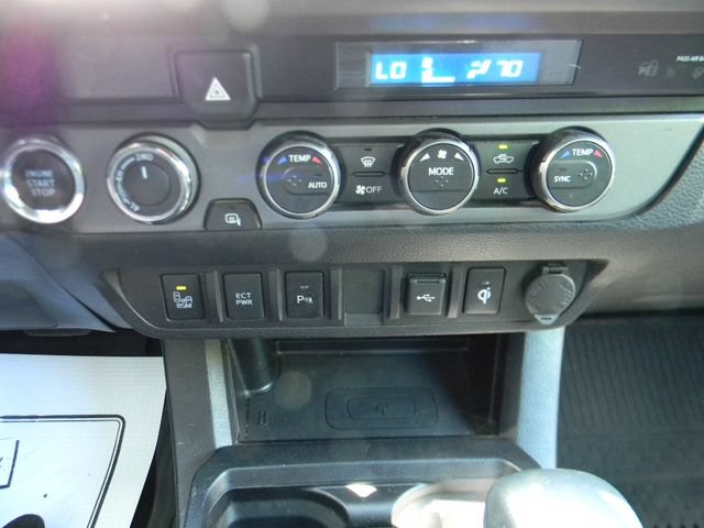 Used 2021 Toyota Tacoma TRD Off-Road w/ Technology Package AWD/4WD image 17