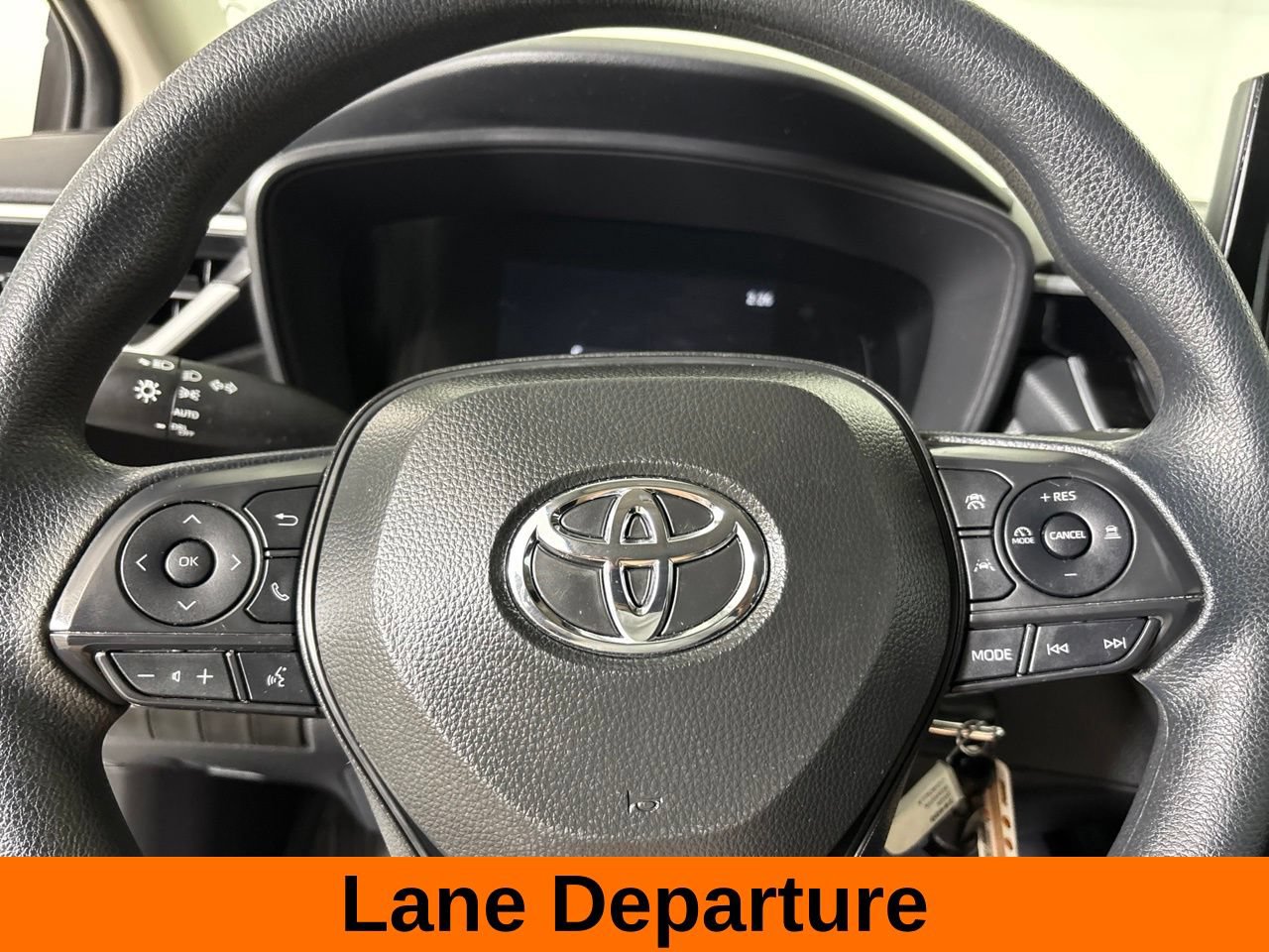 Used 2026 Toyota Corolla LE FWD image 14