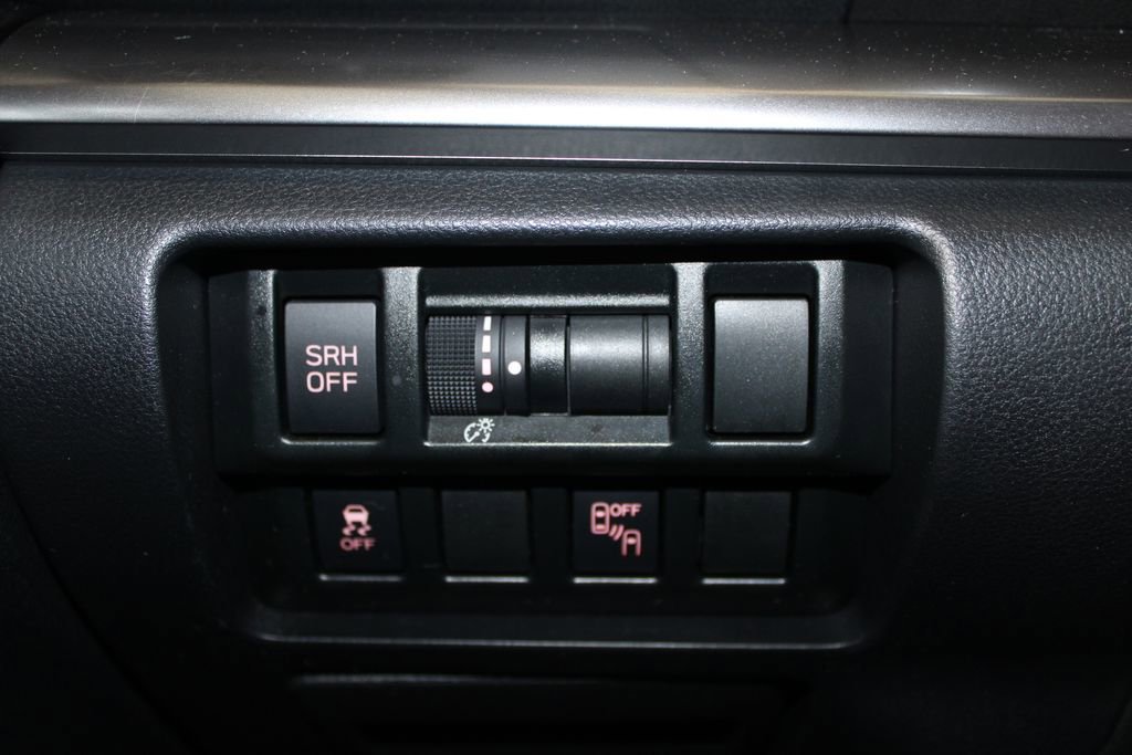 Used 2018 Subaru Crosstrek 2.0i Limited image 35