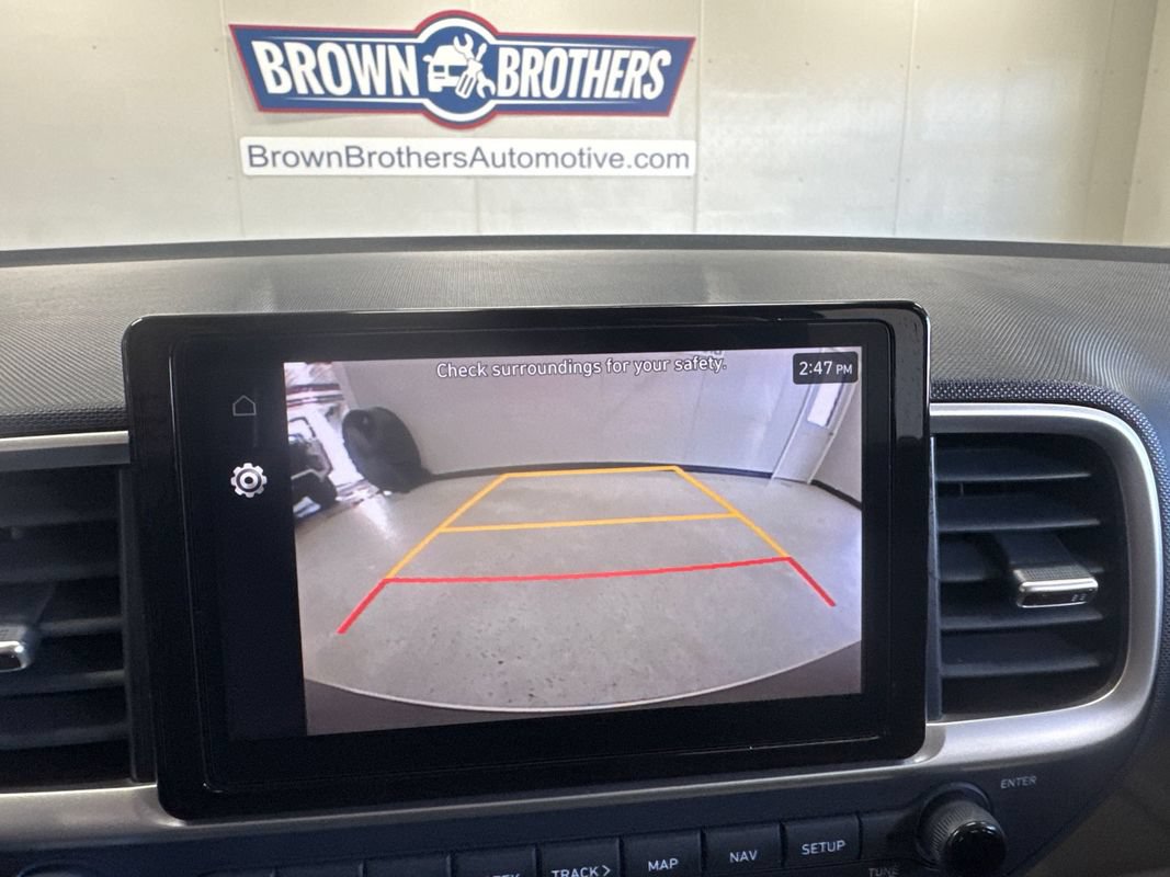 Used 2024 Hyundai Venue Limited FWD image 25