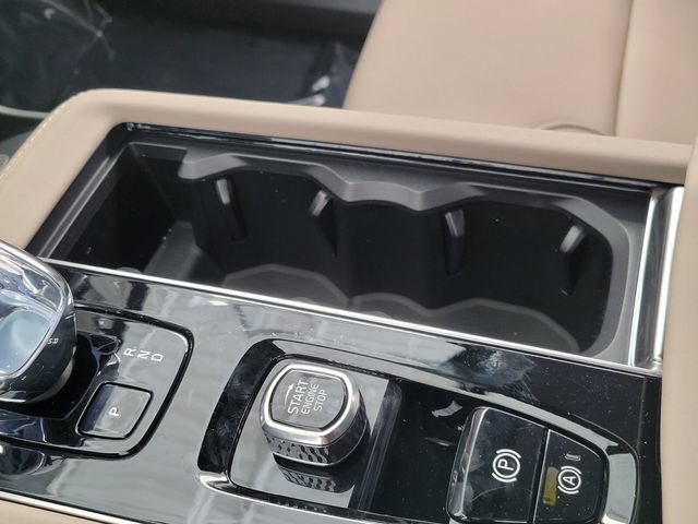 New 2026 Volvo XC90 B6 Plus w/ Protection Package Premier AWD/4WD image 23