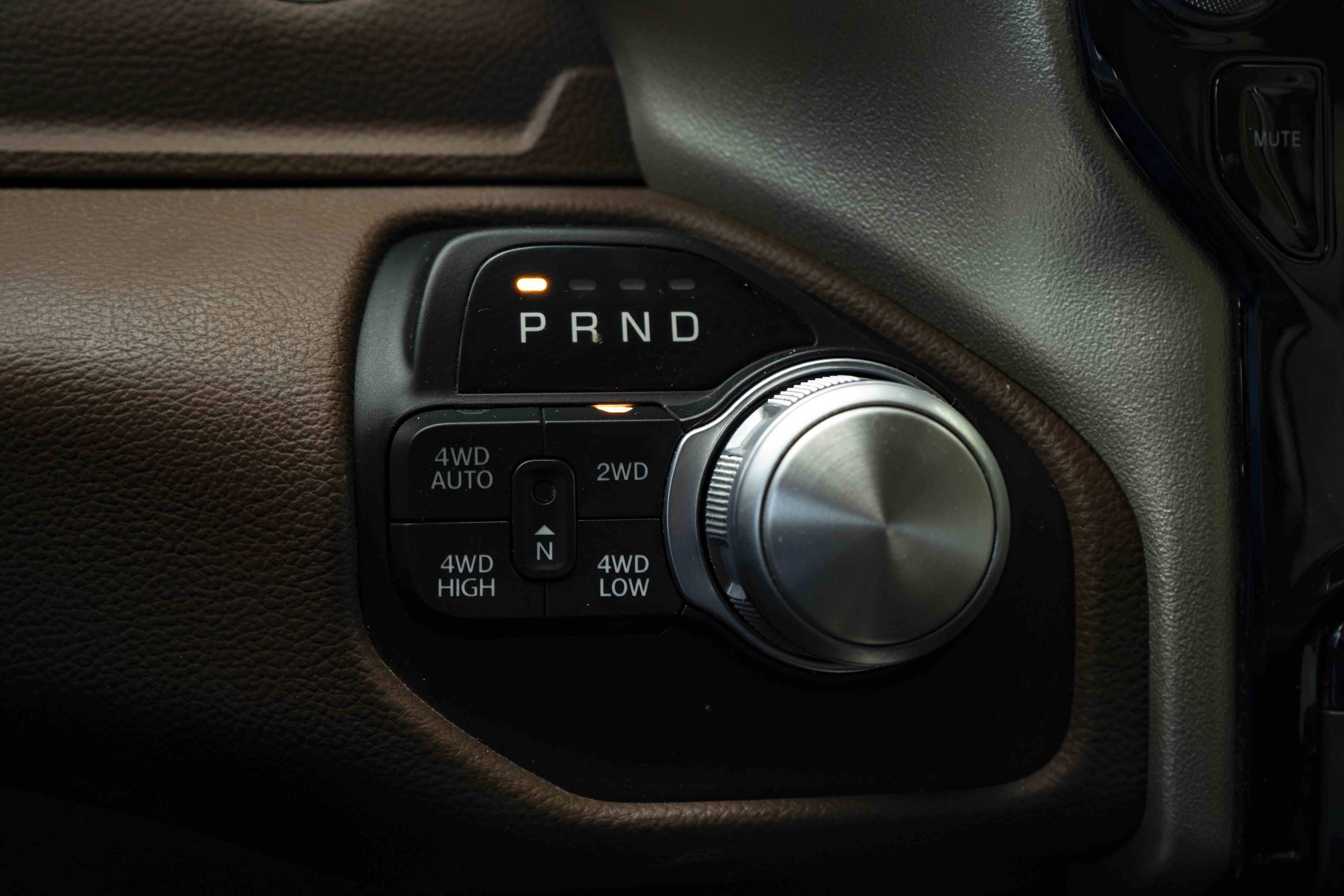 Used 2019 RAM 1500 Laramie AWD/4WD image 35