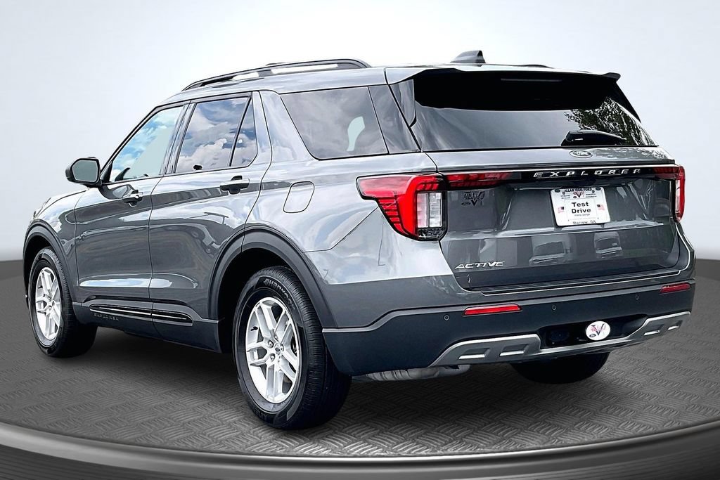 Used 2026 Ford Explorer Active w/ Active Comfort Package RWD image 5
