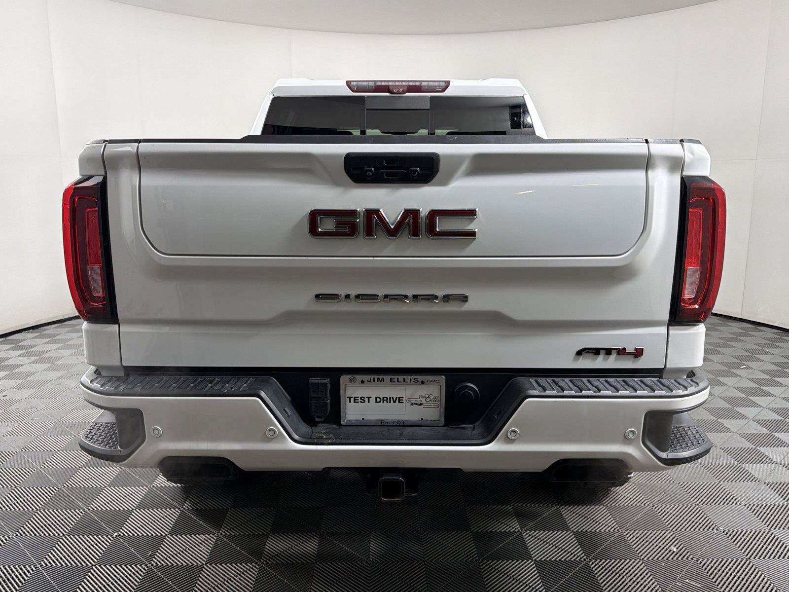 Used 2021 GMC Sierra 1500 AT4 w/ AT4 Premium Package AWD/4WD image 5