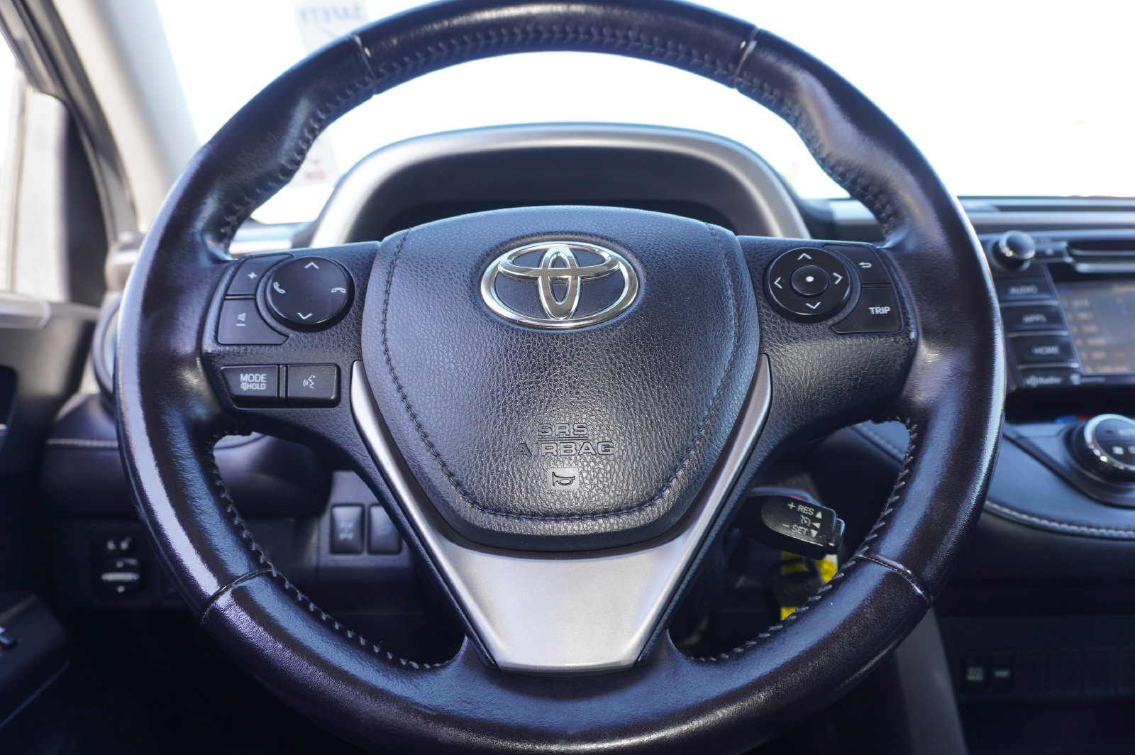 Used 2016 Toyota RAV4 XLE AWD/4WD image 18