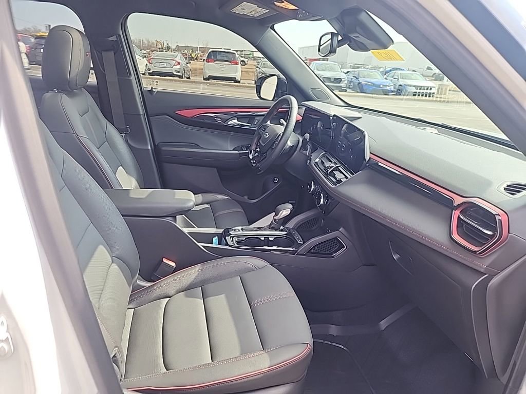 Used 2025 Chevrolet TrailBlazer RS w/ Convenience Package image 33