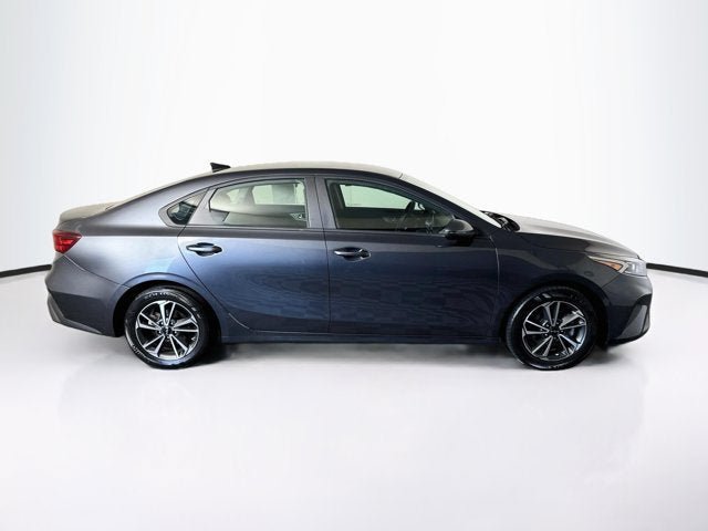 Certified 2023 Kia Forte LXS w/ LXS Technology Package FWD image 4