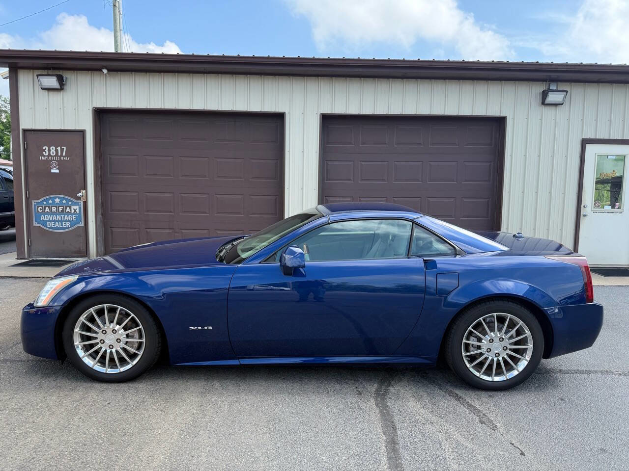 Used 2005 Cadillac XLR image 5
