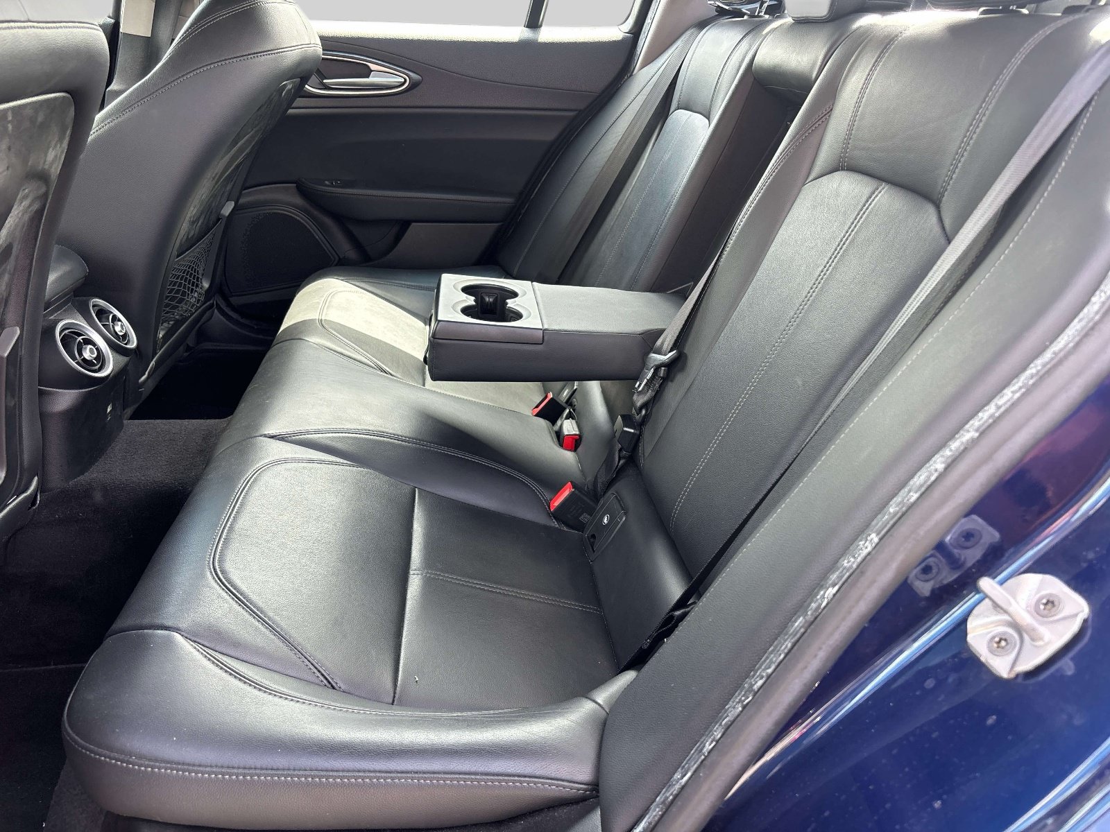 Used 2017 Alfa Romeo Giulia AWD w/ Cold Weather Package image 8