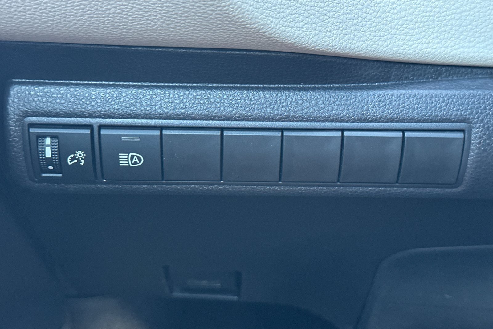 New 2027 Toyota Corolla LE w/ LE Premium Package FWD image 30