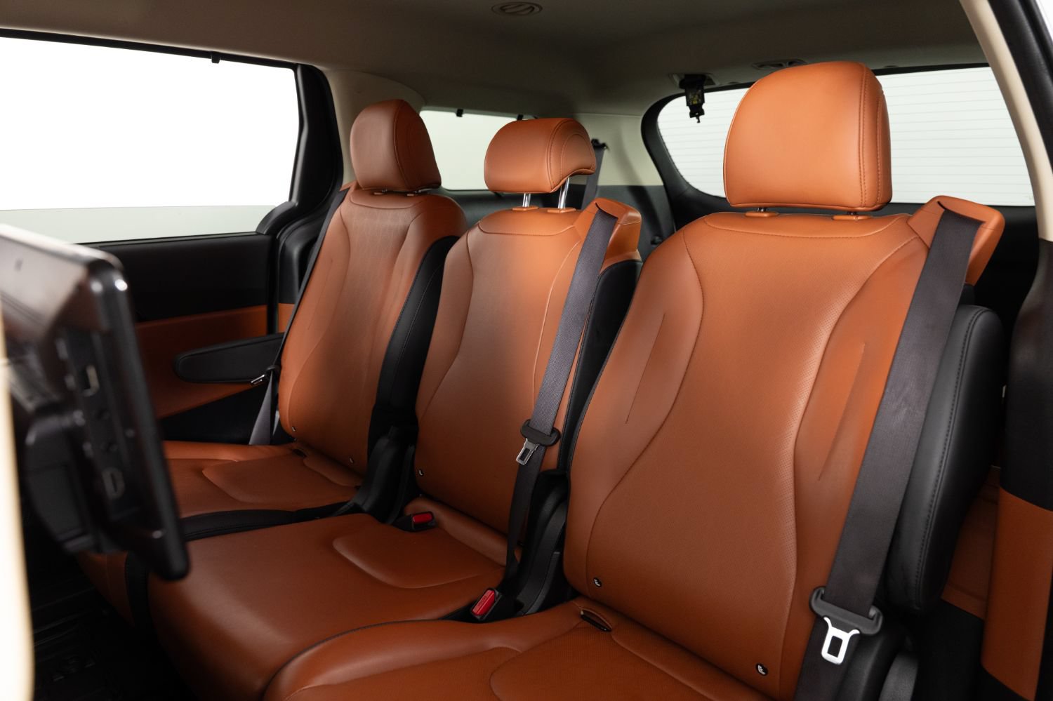 Used 2024 Kia Carnival SX FWD image 18