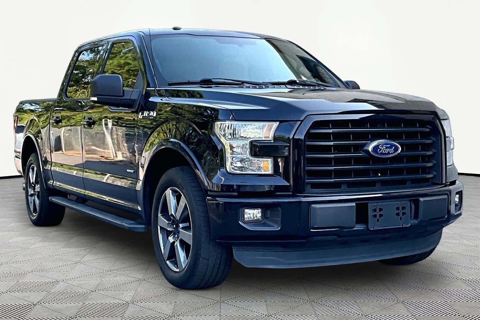 Used 2016 Ford F150 XLT w/ Equipment Group 302A Luxury RWD image 3