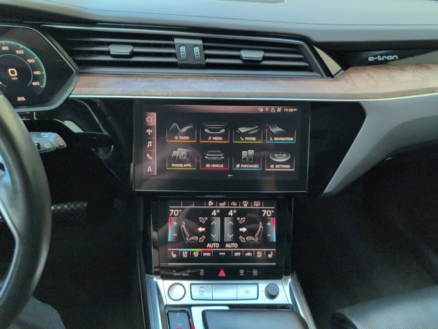 Used 2019 Audi e-tron Prestige w/ Prestige Package AWD/4WD image 15