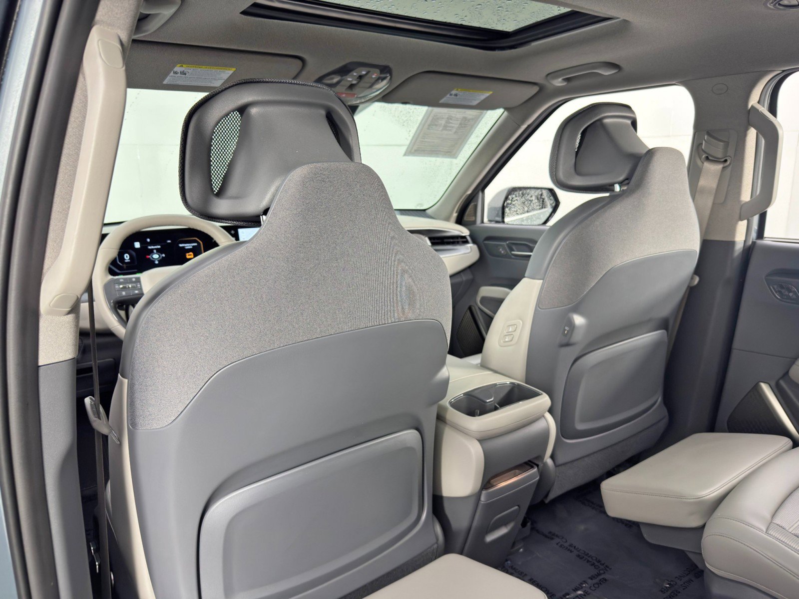 Used 2024 Kia EV9 Land image 40