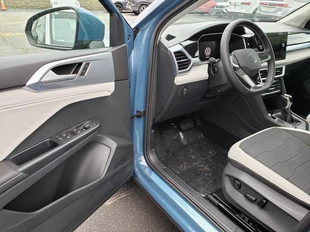 New 2026 Volkswagen Taos SE AWD/4WD image 6