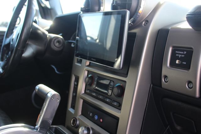 Used 2006 HUMMER H2 Luxury image 30