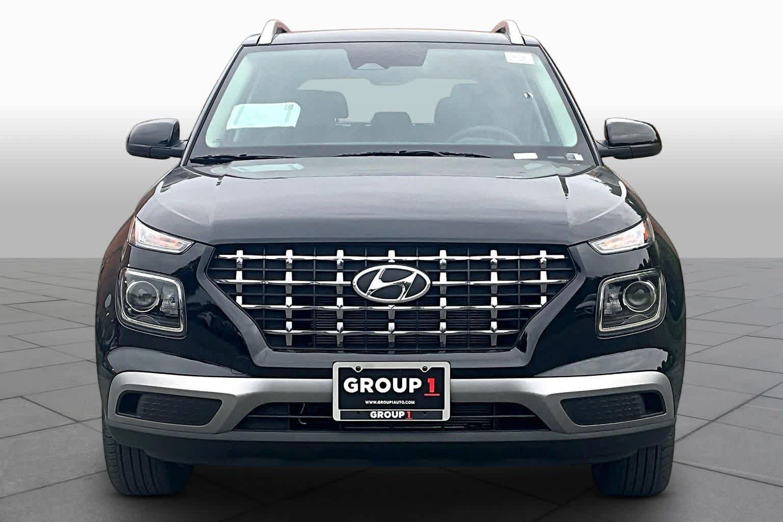 New 2026 Hyundai Venue SEL FWD image 3