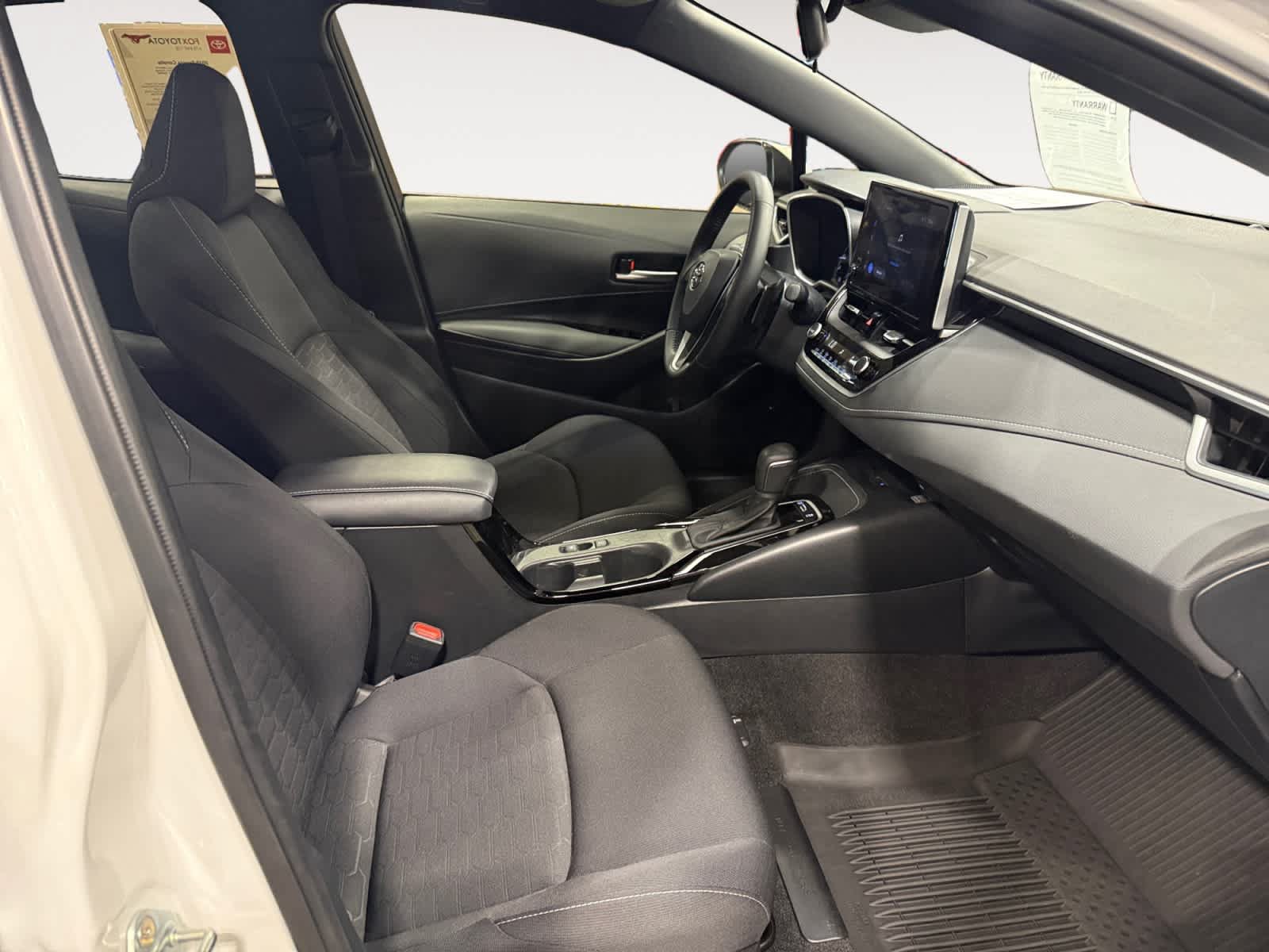 Used 2025 Toyota Corolla SE w/ SE Package FWD image 16