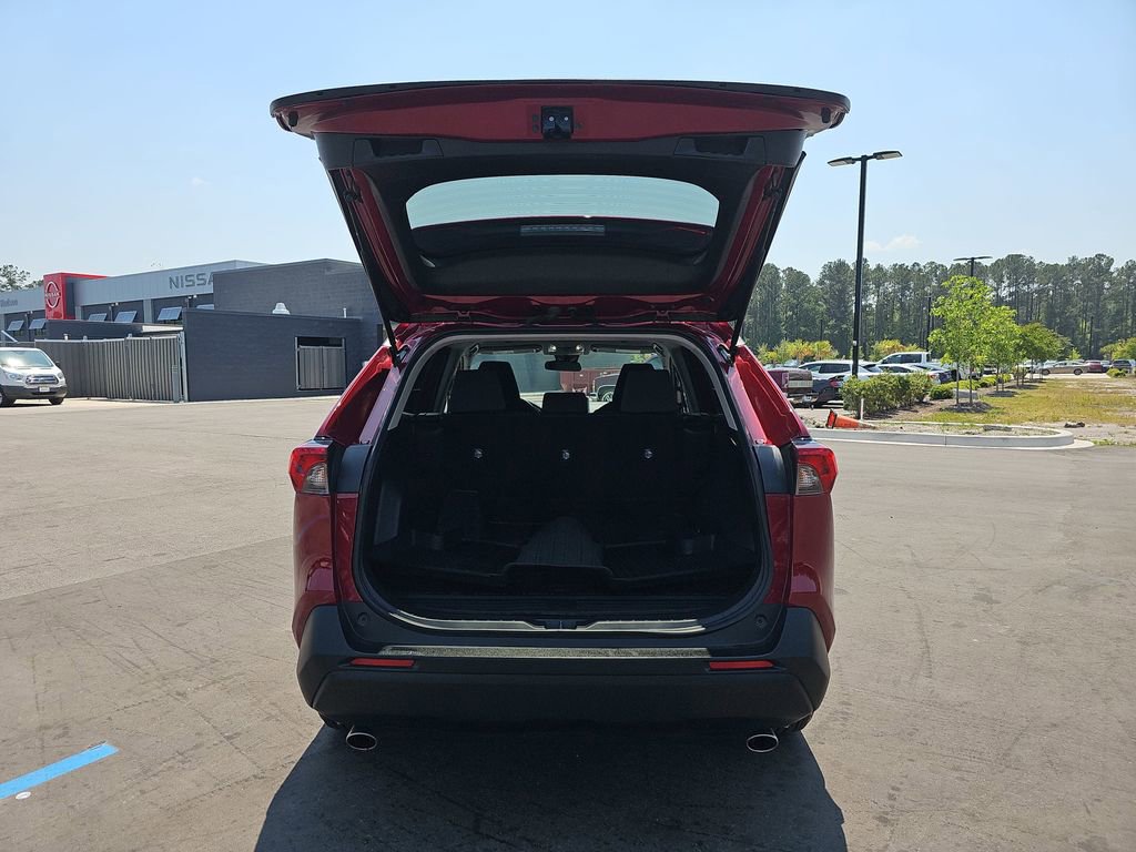 Used 2023 Toyota RAV4 XLE AWD/4WD image 16