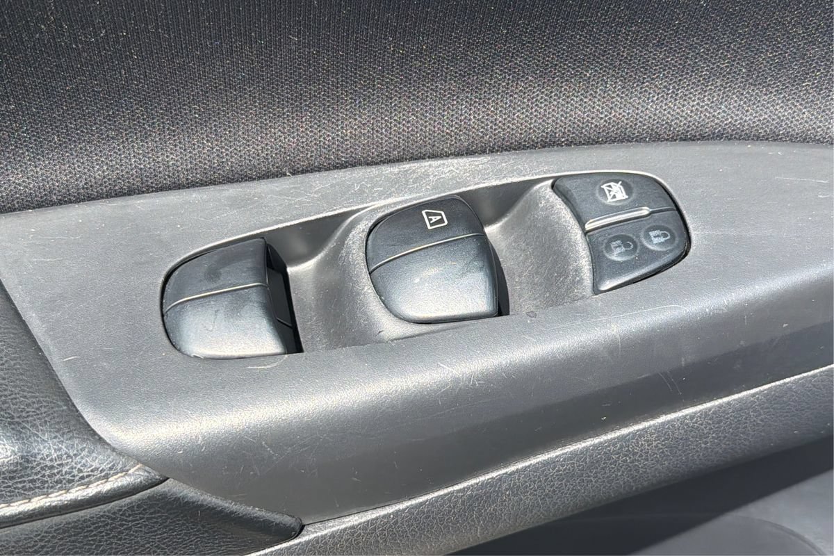 Used 2019 Nissan Sentra SV FWD image 34